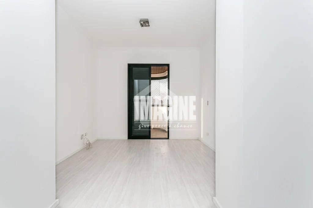 Apartamento à venda com 3 quartos, 131m² - Foto 9