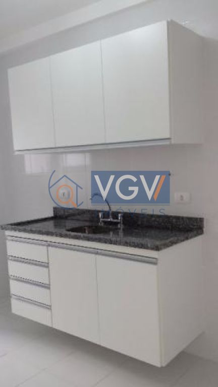 Apartamento à venda com 2 quartos, 62m² - Foto 2