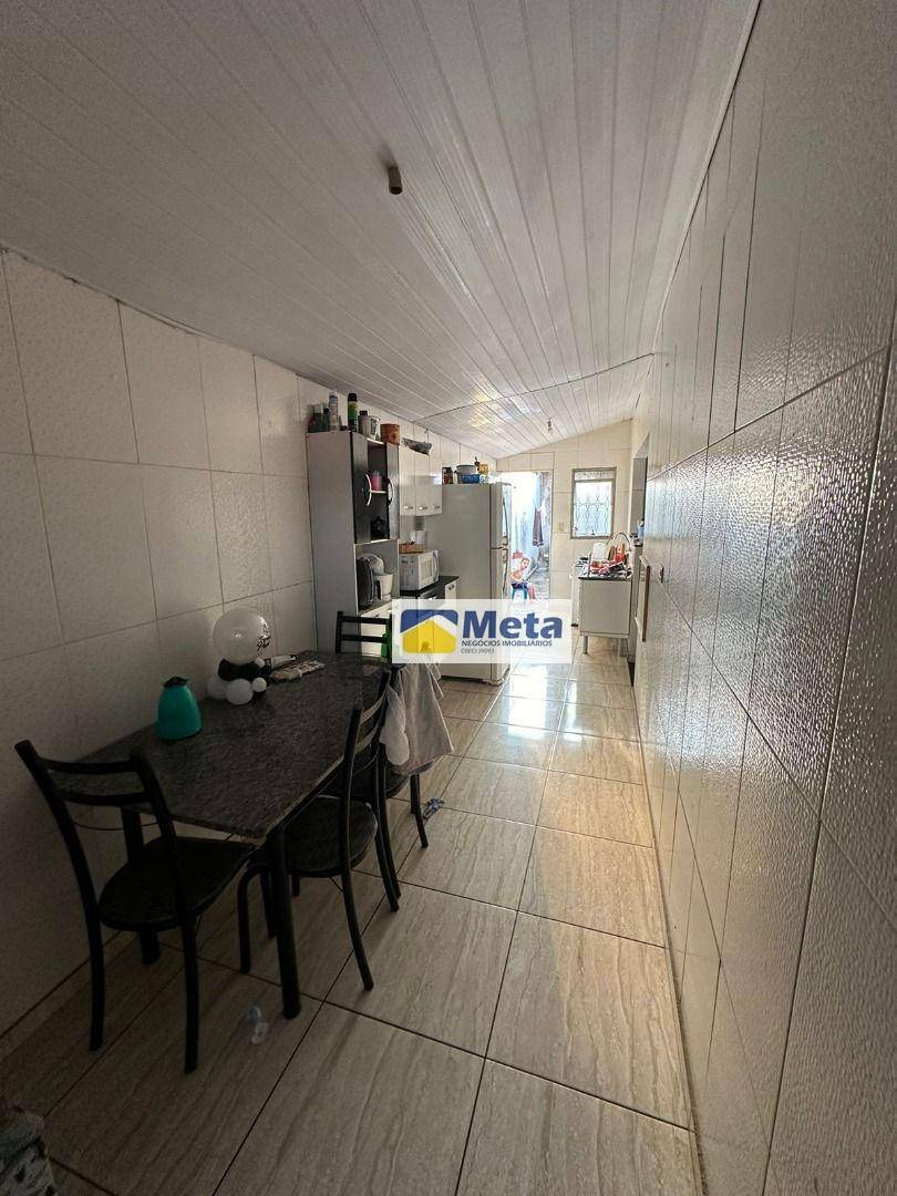 Casa à venda com 2 quartos, 80m² - Foto 2