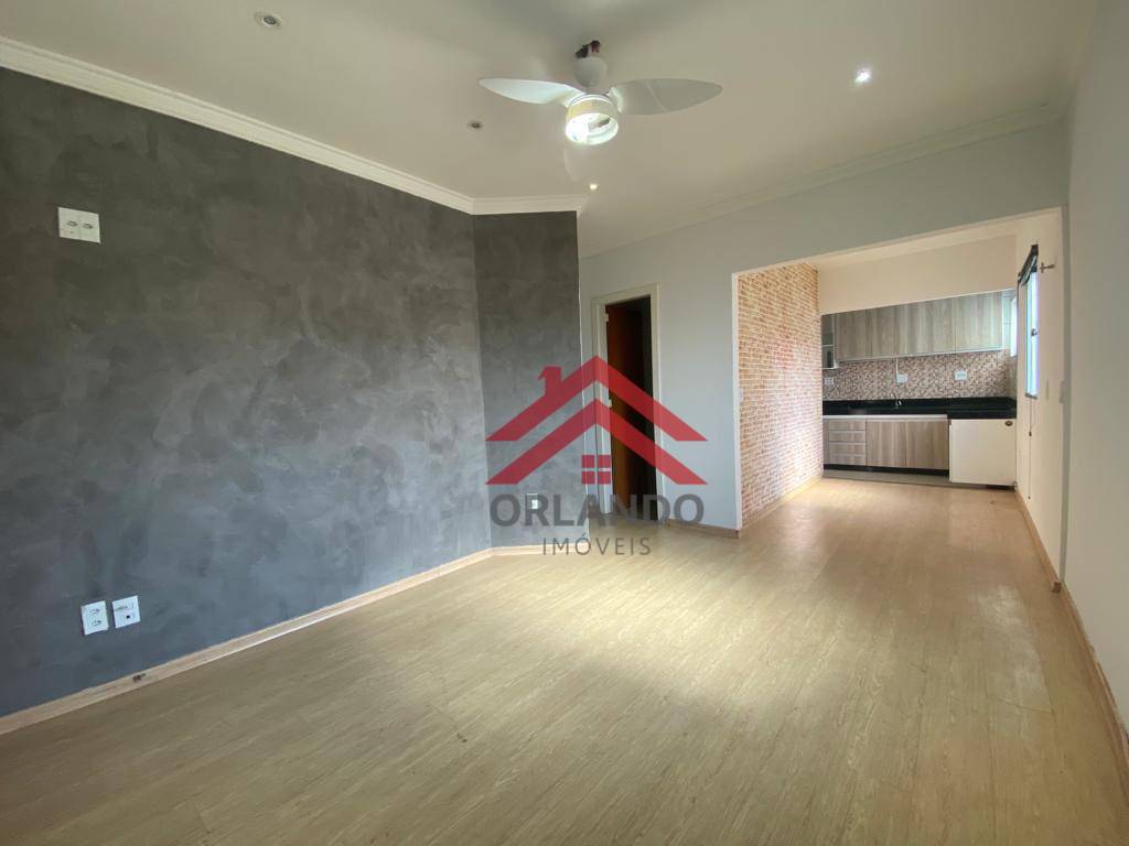 Casa à venda com 3 quartos, 96m² - Foto 1