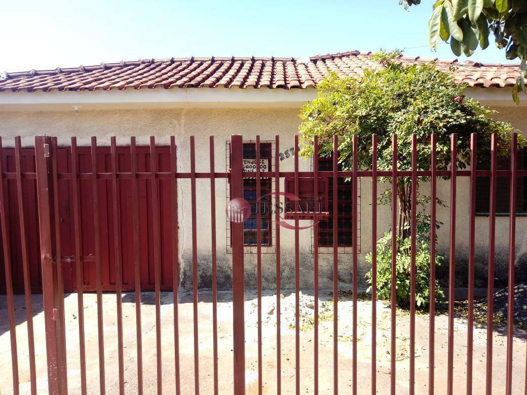 Casa à venda e aluguel com 3 quartos, 100m² - Foto 2