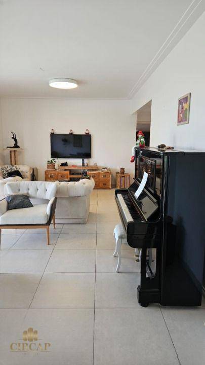 Apartamento à venda com 4 quartos, 240m² - Foto 8