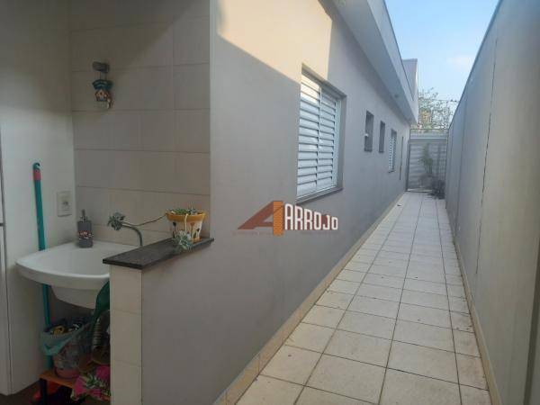 Casa à venda com 3 quartos, 340m² - Foto 26