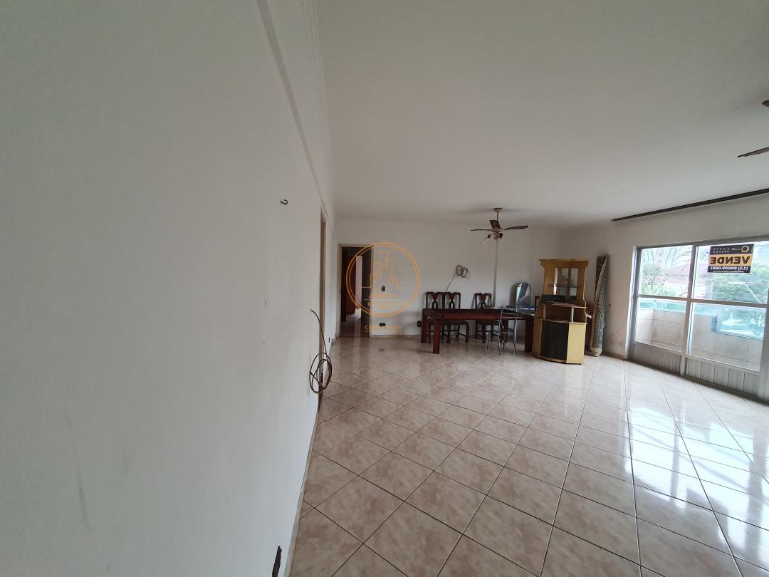 Apartamento à venda com 3 quartos, 146m² - Foto 2