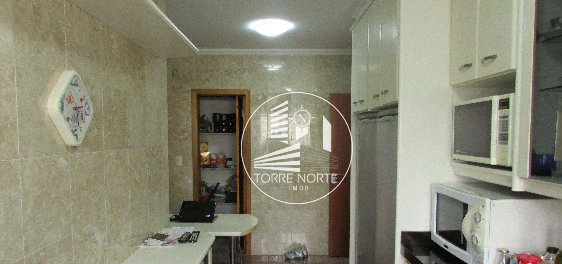 Apartamento à venda com 3 quartos, 187m² - Foto 13