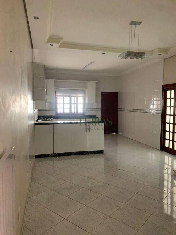 Casa à venda com 3 quartos, 188m² - Foto 7