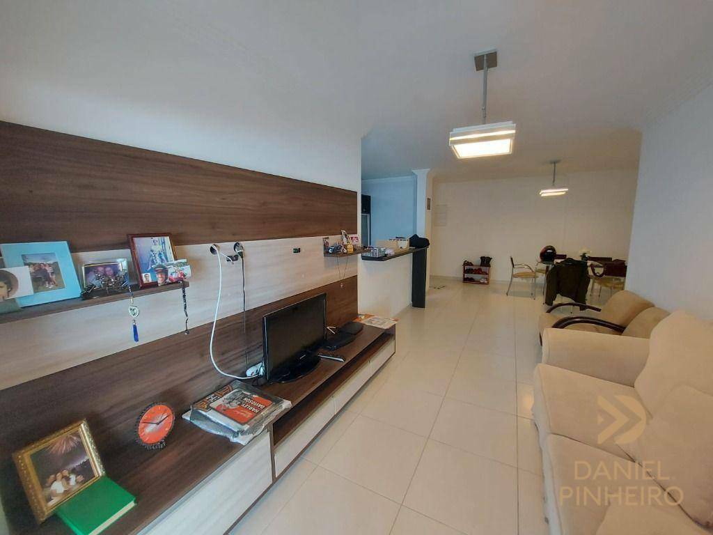 Apartamento à venda com 3 quartos, 131m² - Foto 8