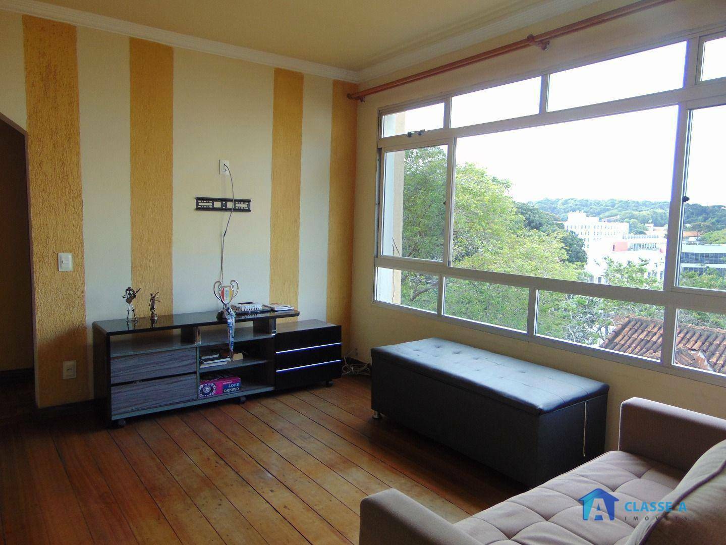 Apartamento à venda com 2 quartos, 75m² - Foto 1