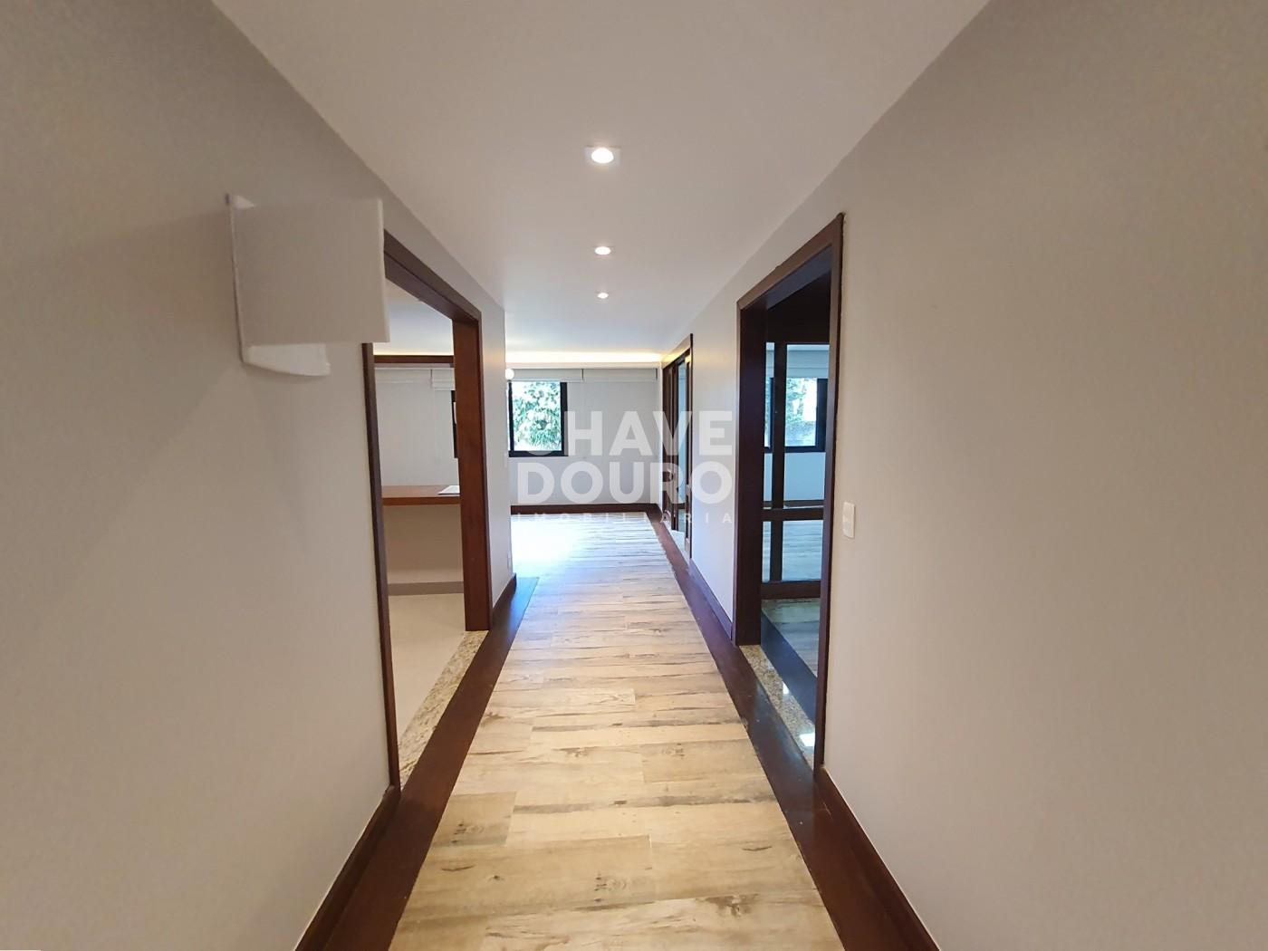 Casa à venda com 4 quartos, 700m² - Foto 13