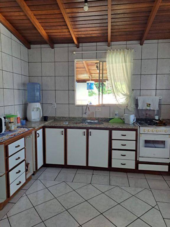 Casa à venda com 3 quartos, 210m² - Foto 14