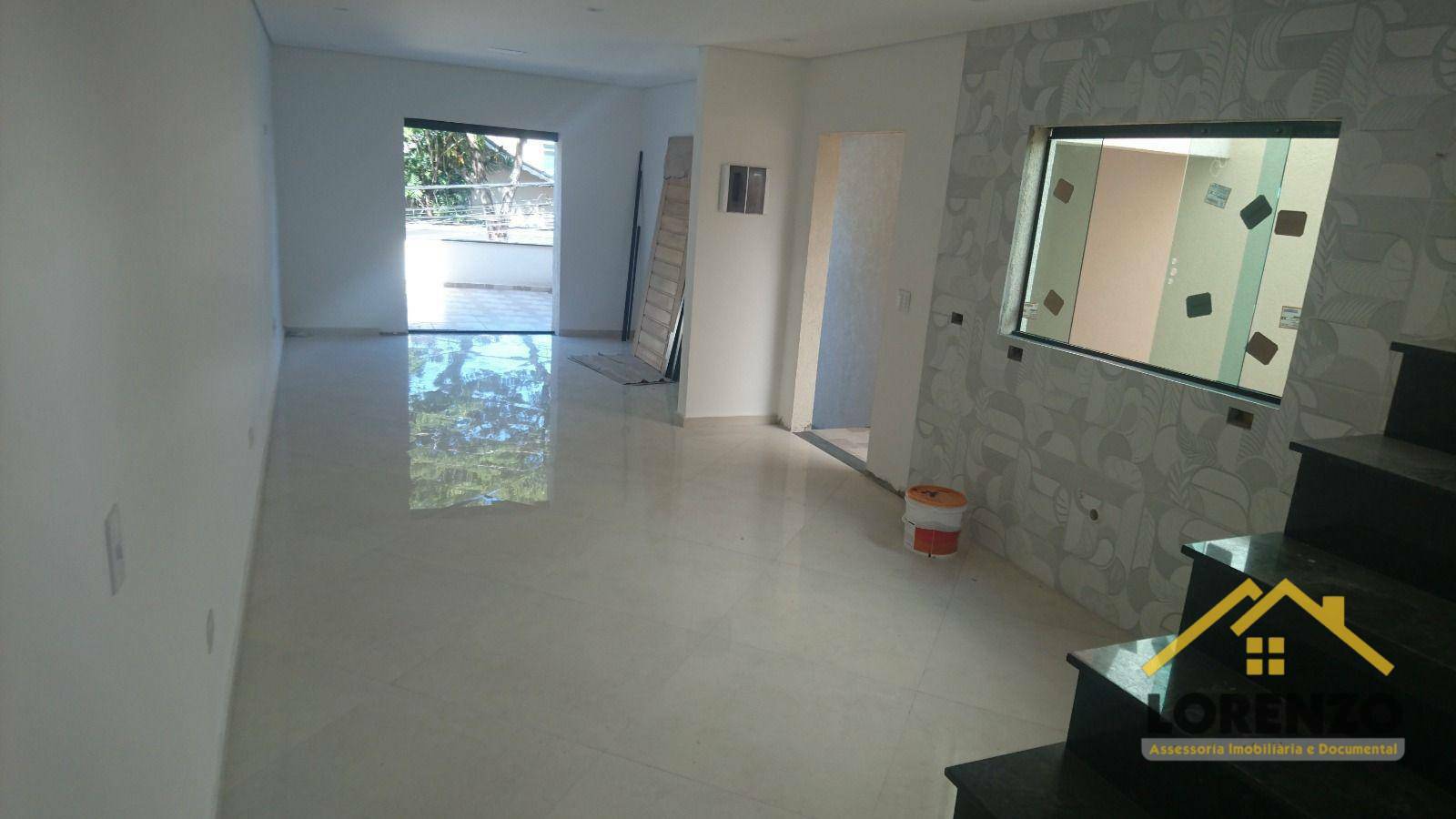 Sobrado à venda com 3 quartos, 180m² - Foto 1