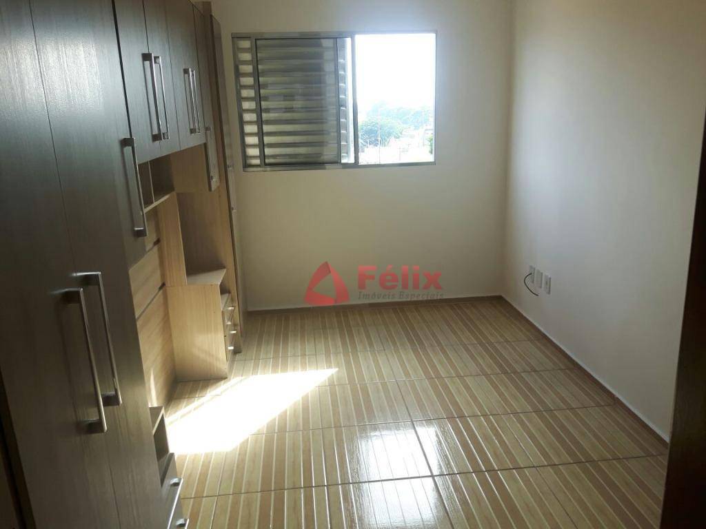 Apartamento para alugar com 2 quartos, 64m² - Foto 12