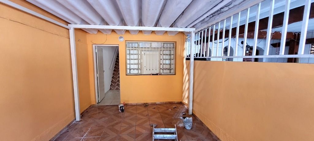 Sobrado à venda com 2 quartos, 120m² - Foto 2