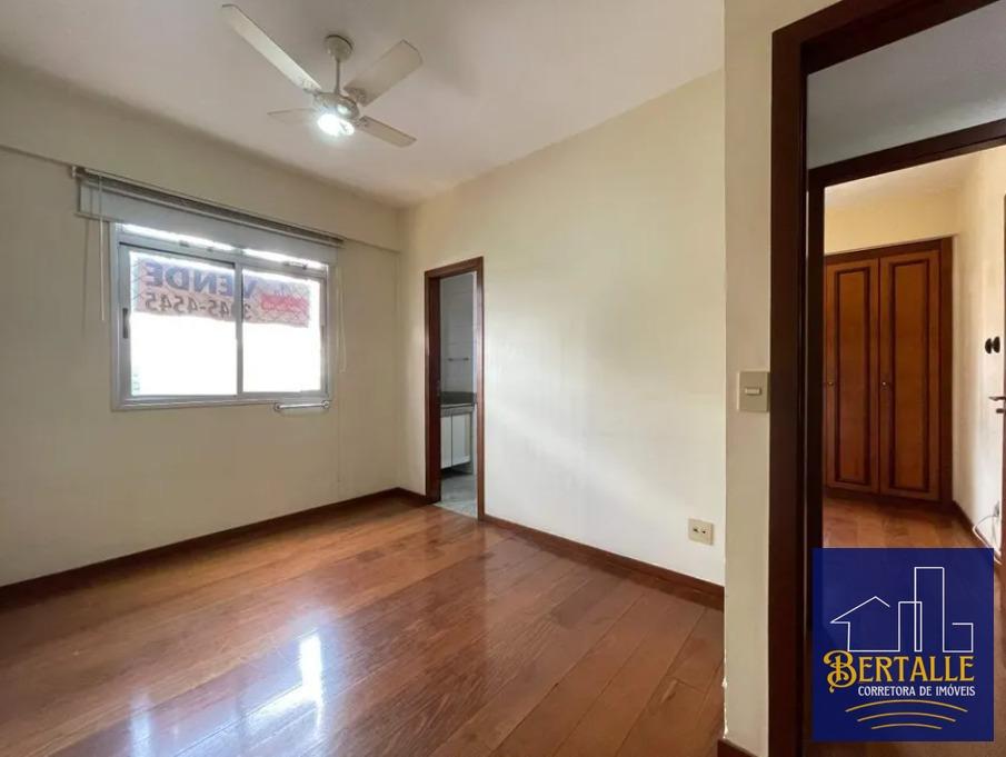 Apartamento à venda com 3 quartos, 95m² - Foto 1