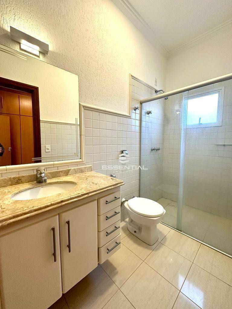 Casa à venda e aluguel com 3 quartos, 238m² - Foto 45