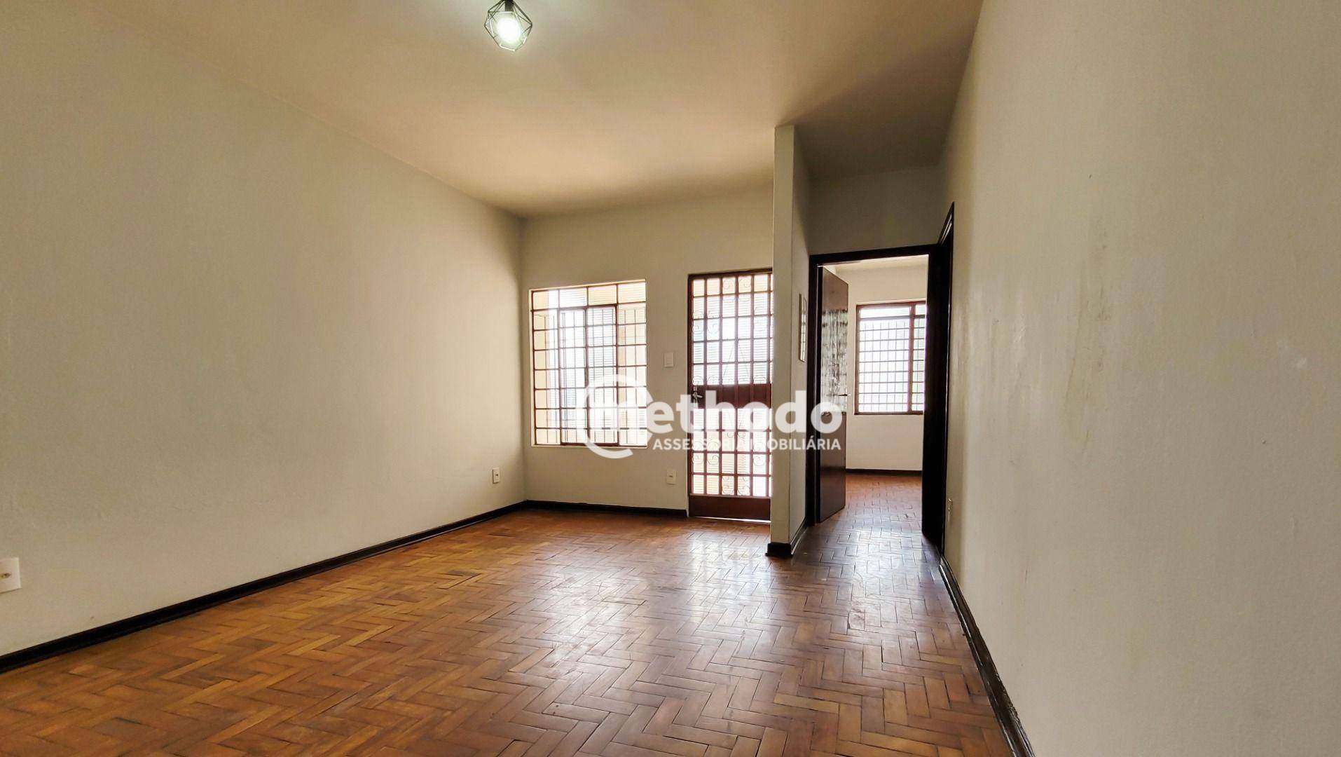 Casa para alugar com 3 quartos, 102m² - Foto 3