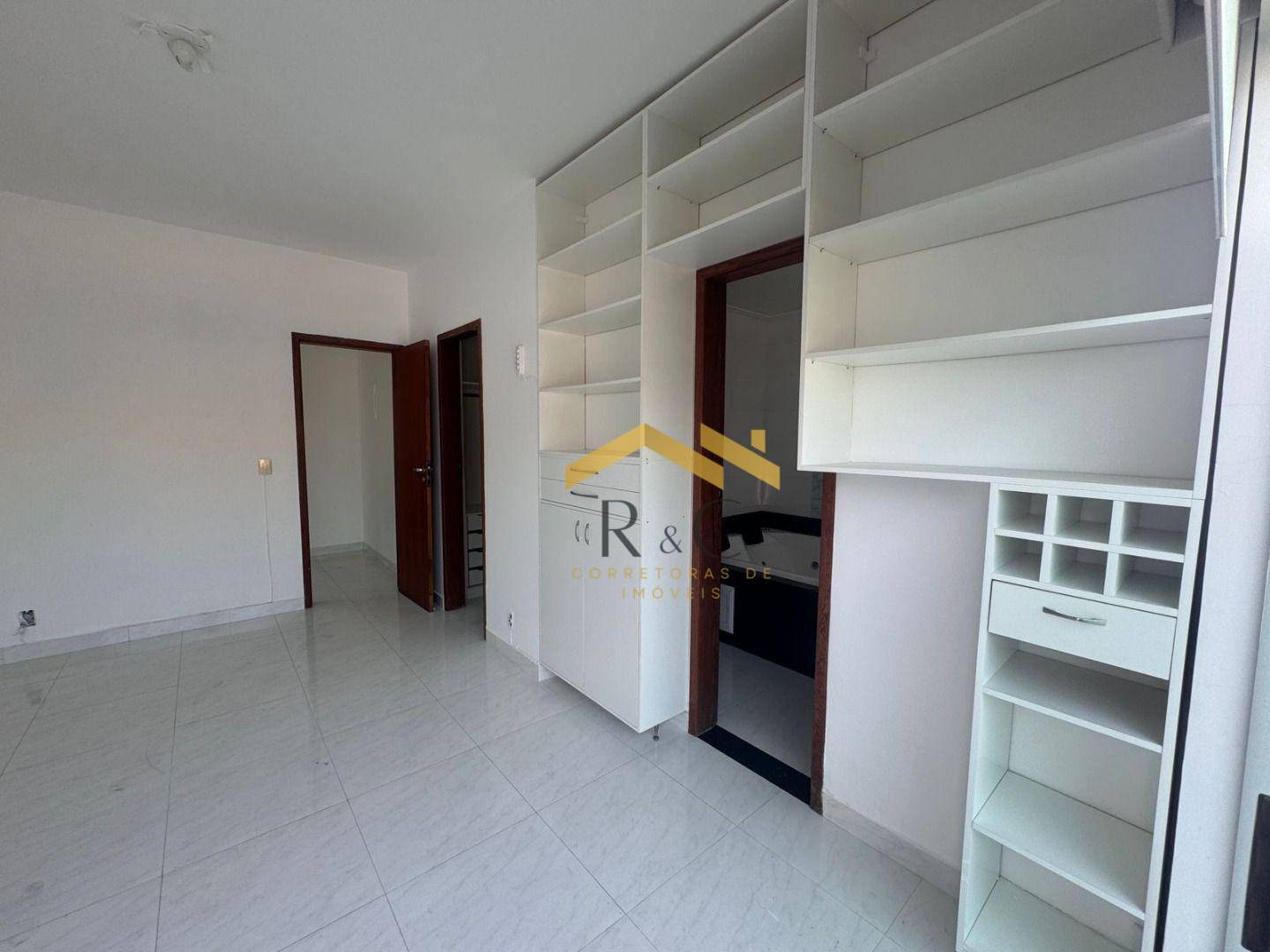 Casa à venda com 4 quartos, 170m² - Foto 15