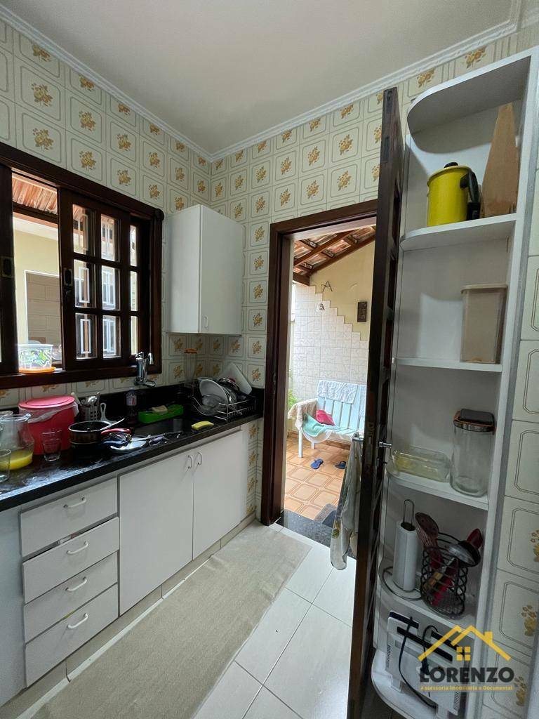 Sobrado à venda com 3 quartos, 200m² - Foto 12