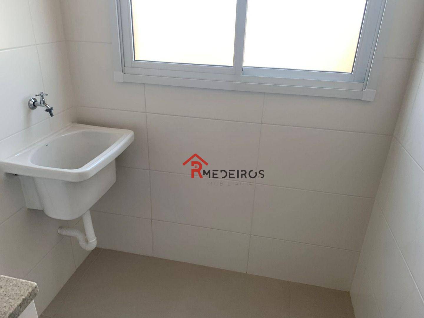 Apartamento à venda com 2 quartos, 64m² - Foto 7