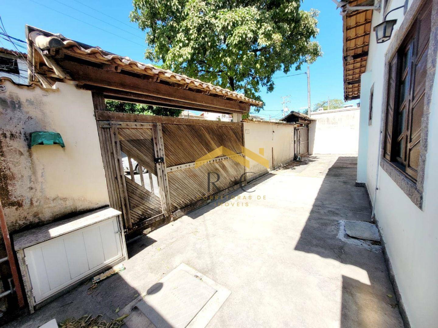 Casa à venda com 2 quartos, 68m² - Foto 17