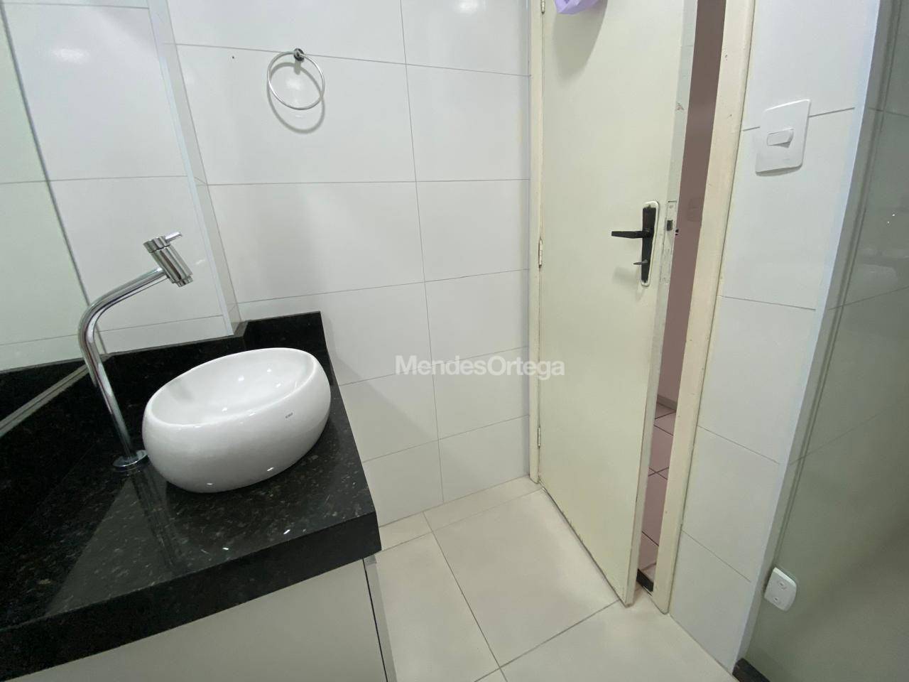 Apartamento para alugar com 2 quartos, 70m² - Foto 18