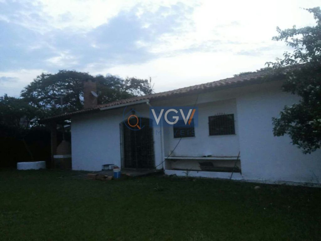 Casa à venda com 3 quartos, 157m² - Foto 1