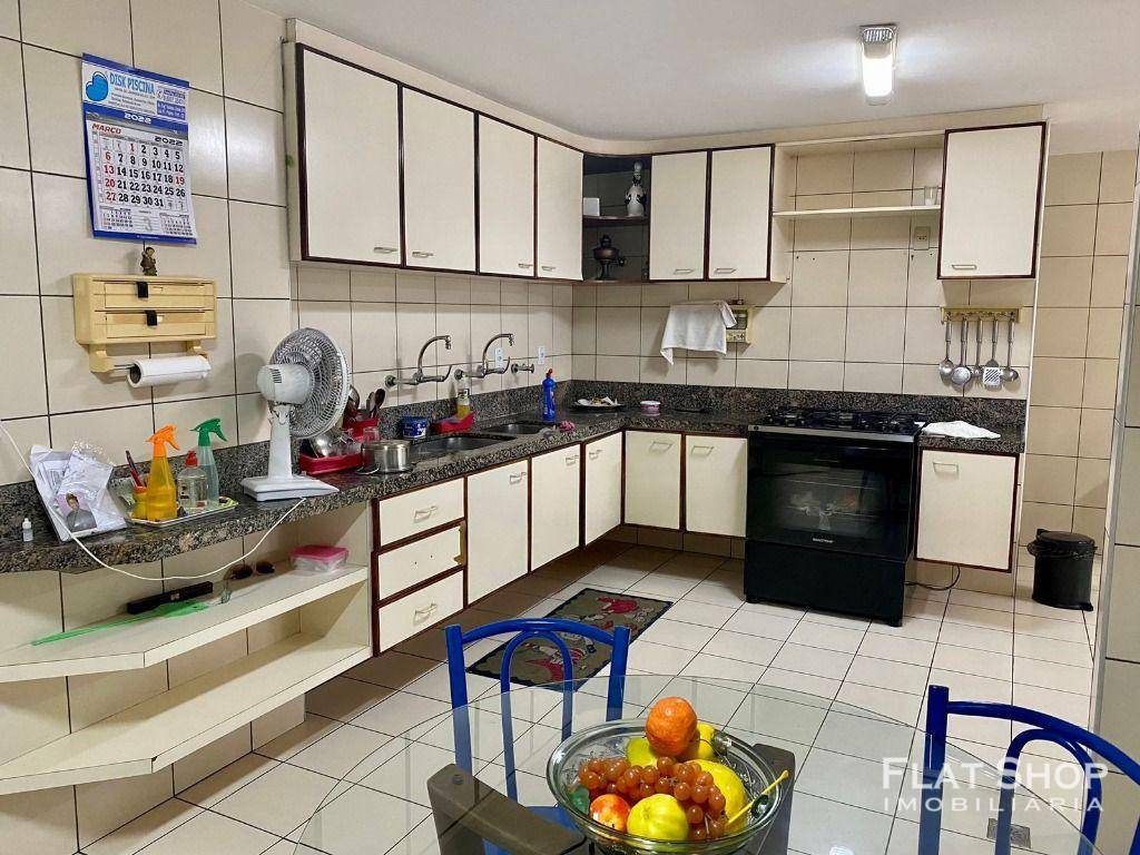 Apartamento à venda com 4 quartos, 350m² - Foto 32