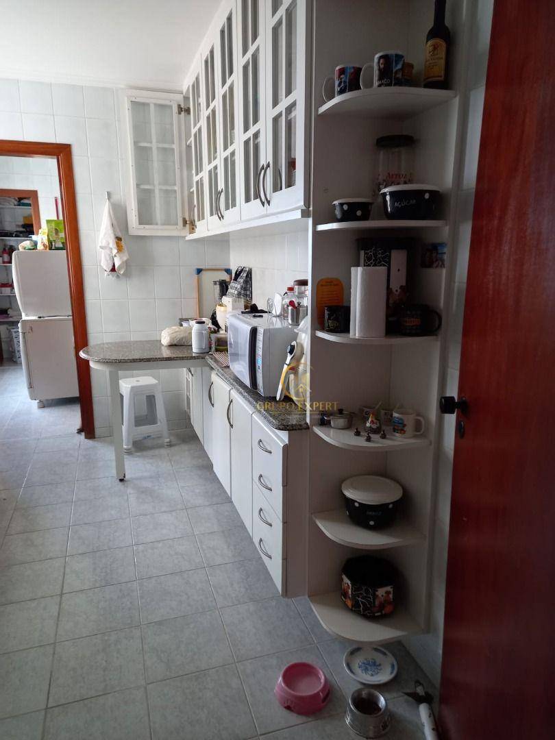 Apartamento à venda com 3 quartos, 107m² - Foto 7