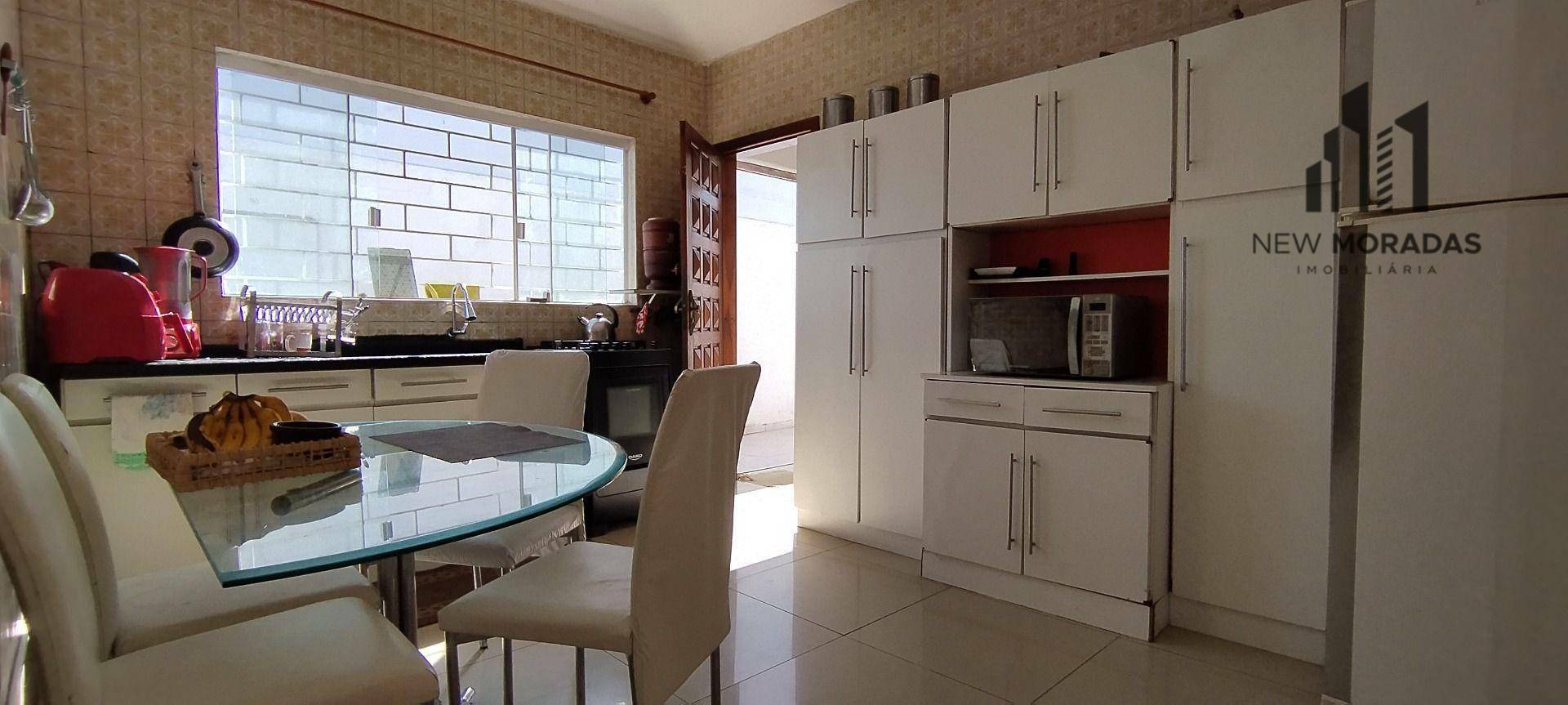 Casa à venda com 4 quartos, 200m² - Foto 6