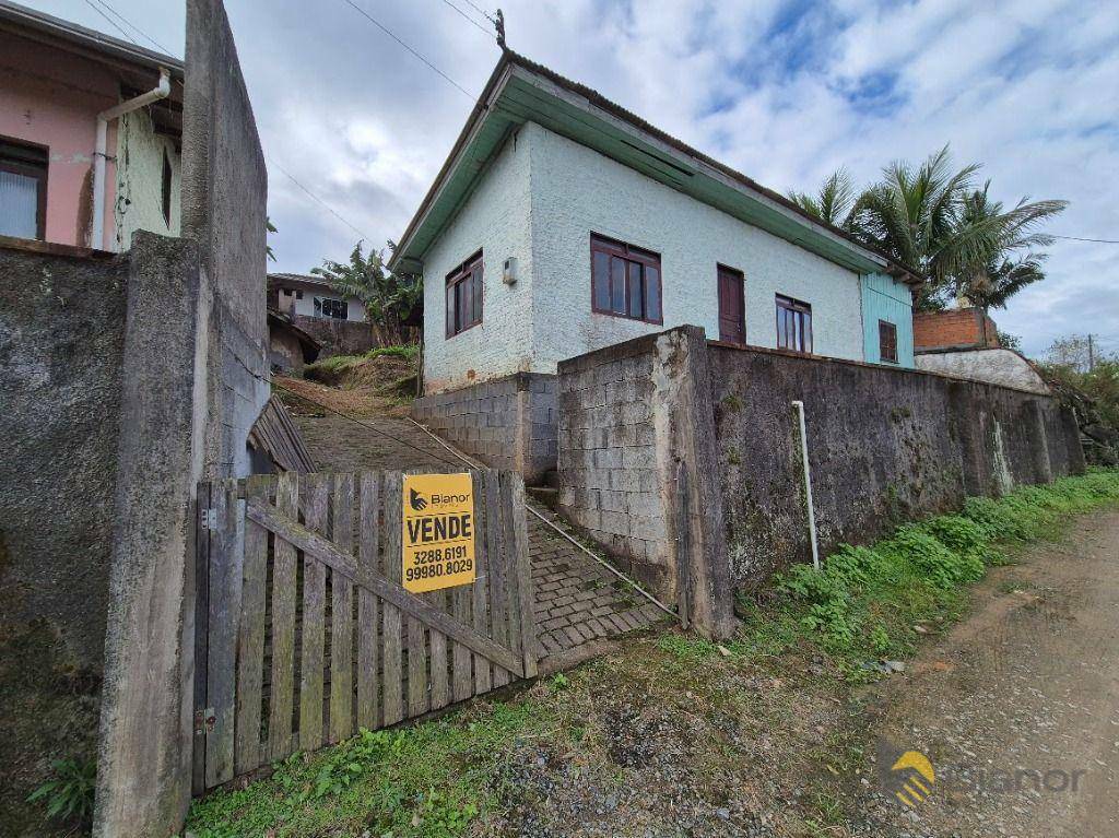 Casa à venda com 2 quartos, 52m² - Foto 1