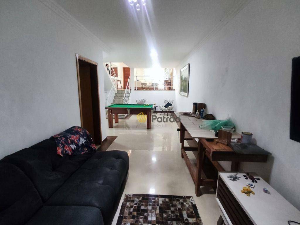 Casa à venda com 3 quartos, 253m² - Foto 4