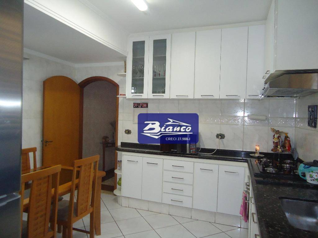 Sobrado à venda com 4 quartos, 200m² - Foto 5