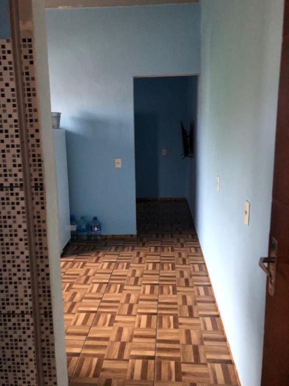 Casa à venda com 6 quartos, 200m² - Foto 10