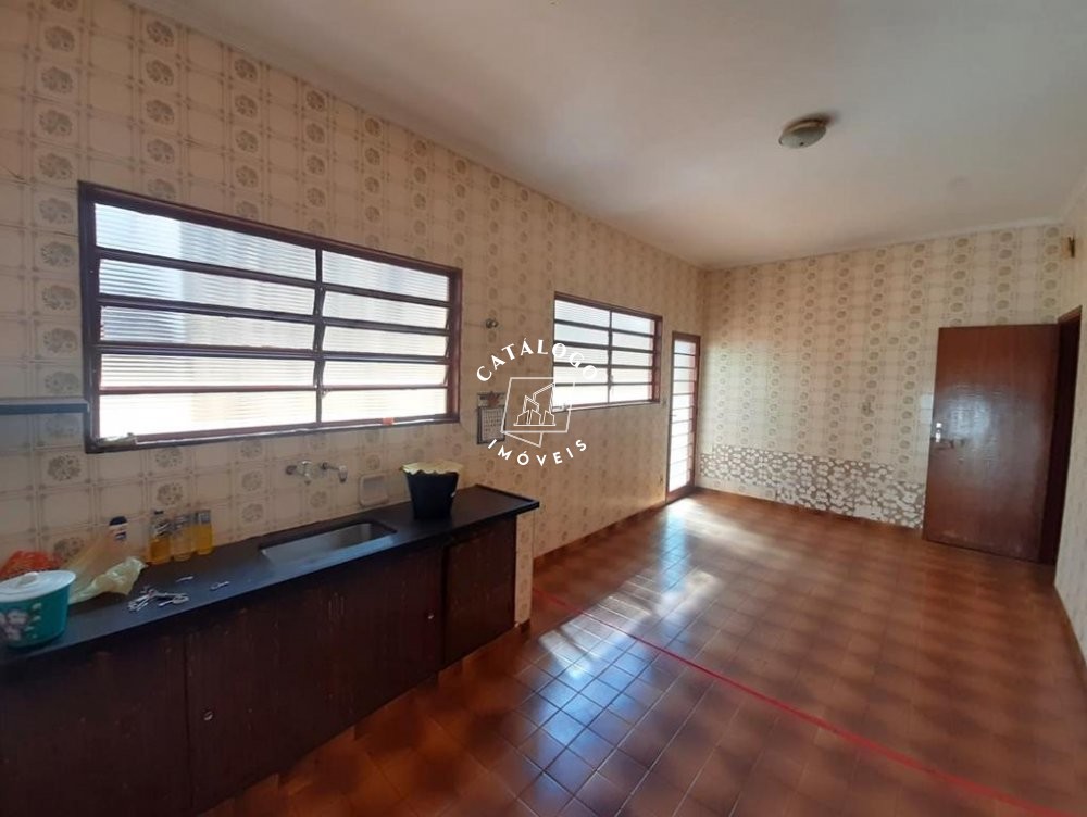 Casa à venda com 3 quartos, 210m² - Foto 4