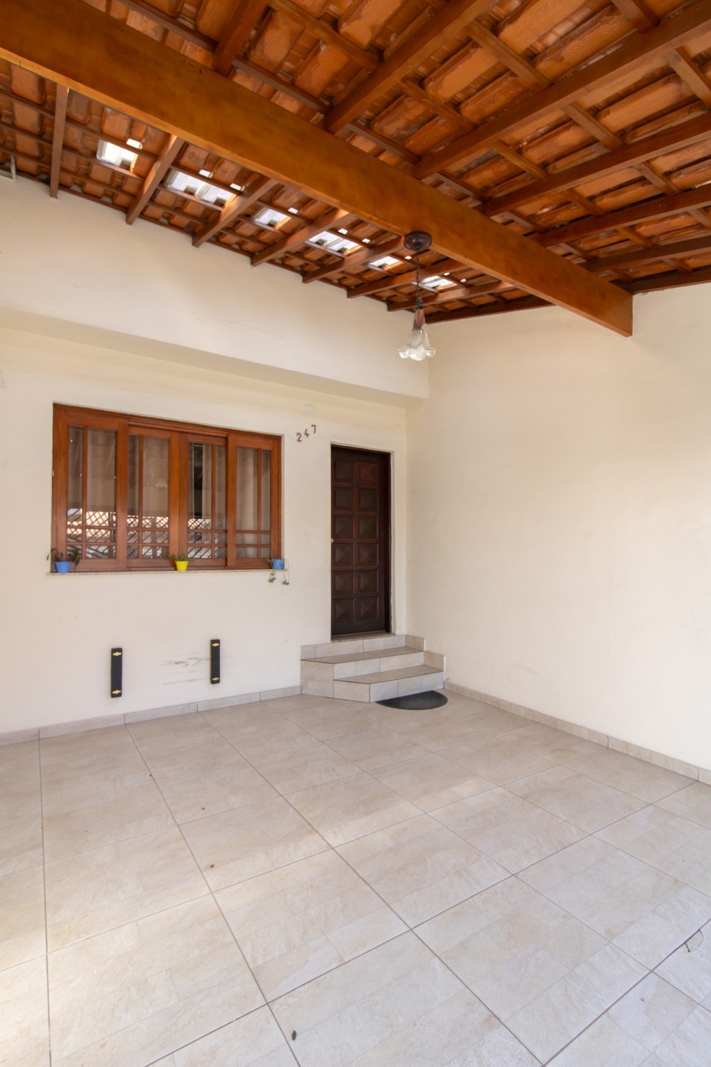 Casa à venda com 3 quartos, 142m² - Foto 1