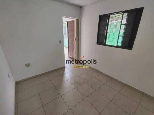 Casa à venda com 6 quartos, 131m² - Foto 1