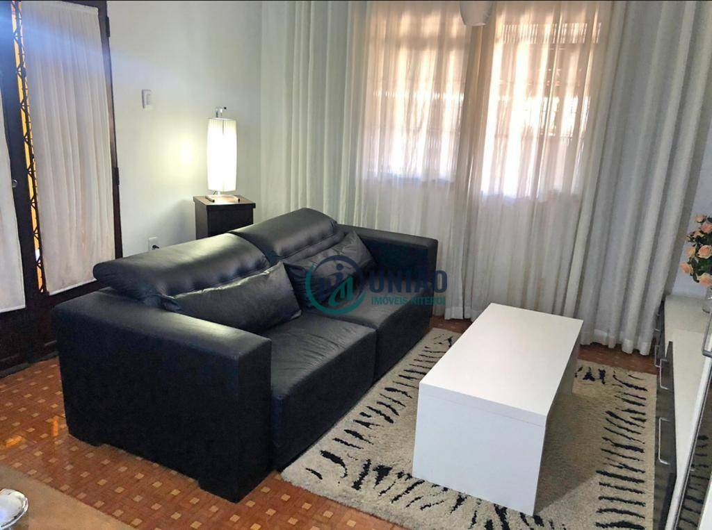 Casa à venda com 3 quartos, 330m² - Foto 4