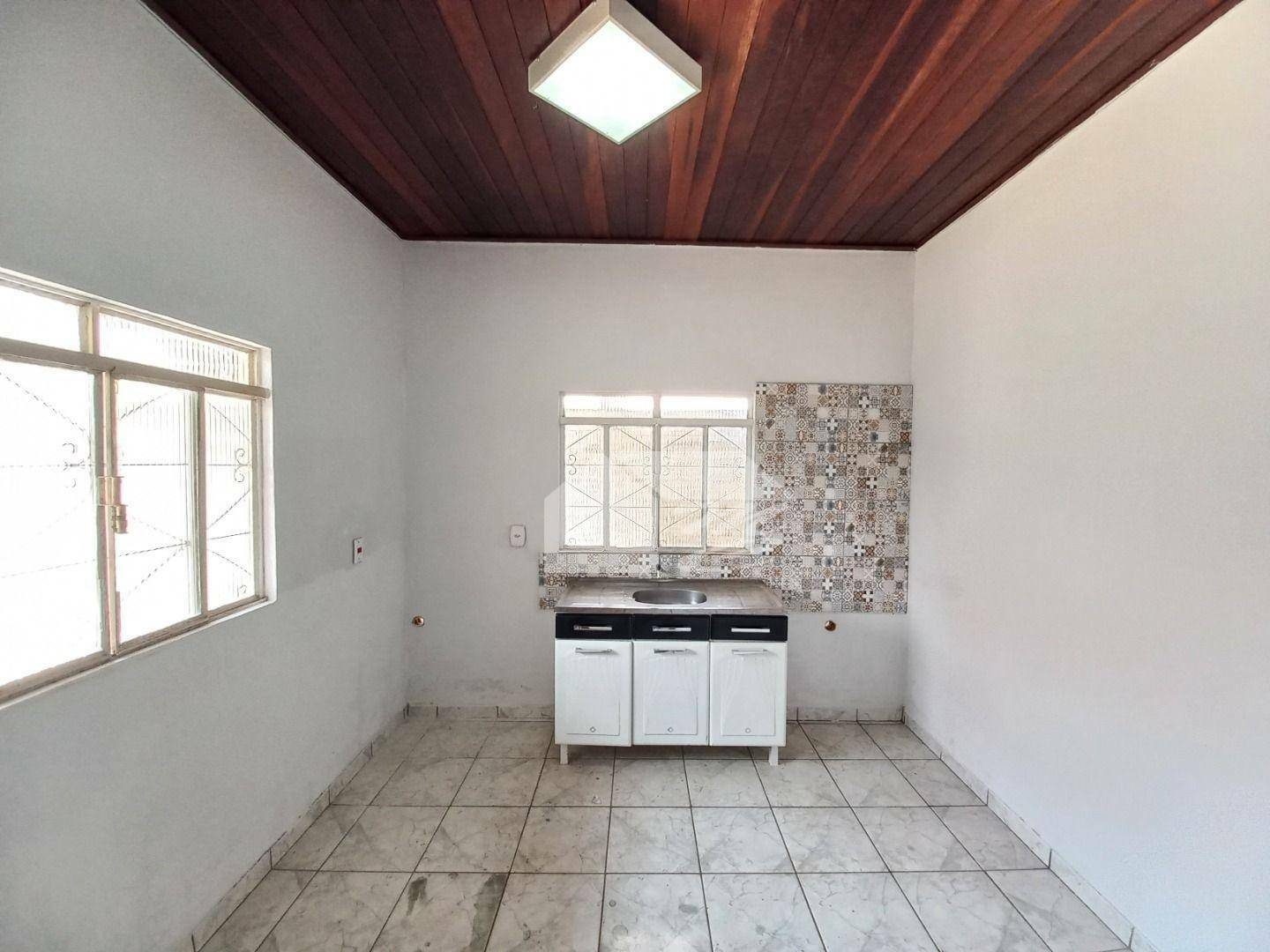 Casa para alugar com 2 quartos, 60m² - Foto 8