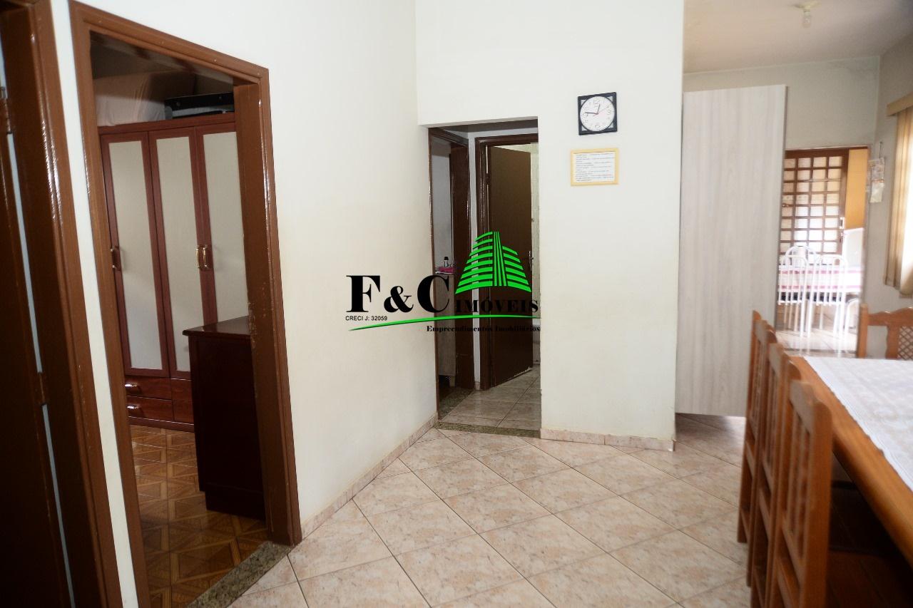 Casa à venda com 4 quartos, 250m² - Foto 19