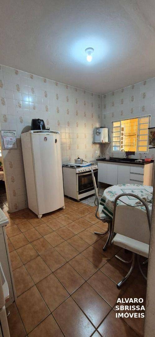 Casa à venda com 2 quartos, 128m² - Foto 7