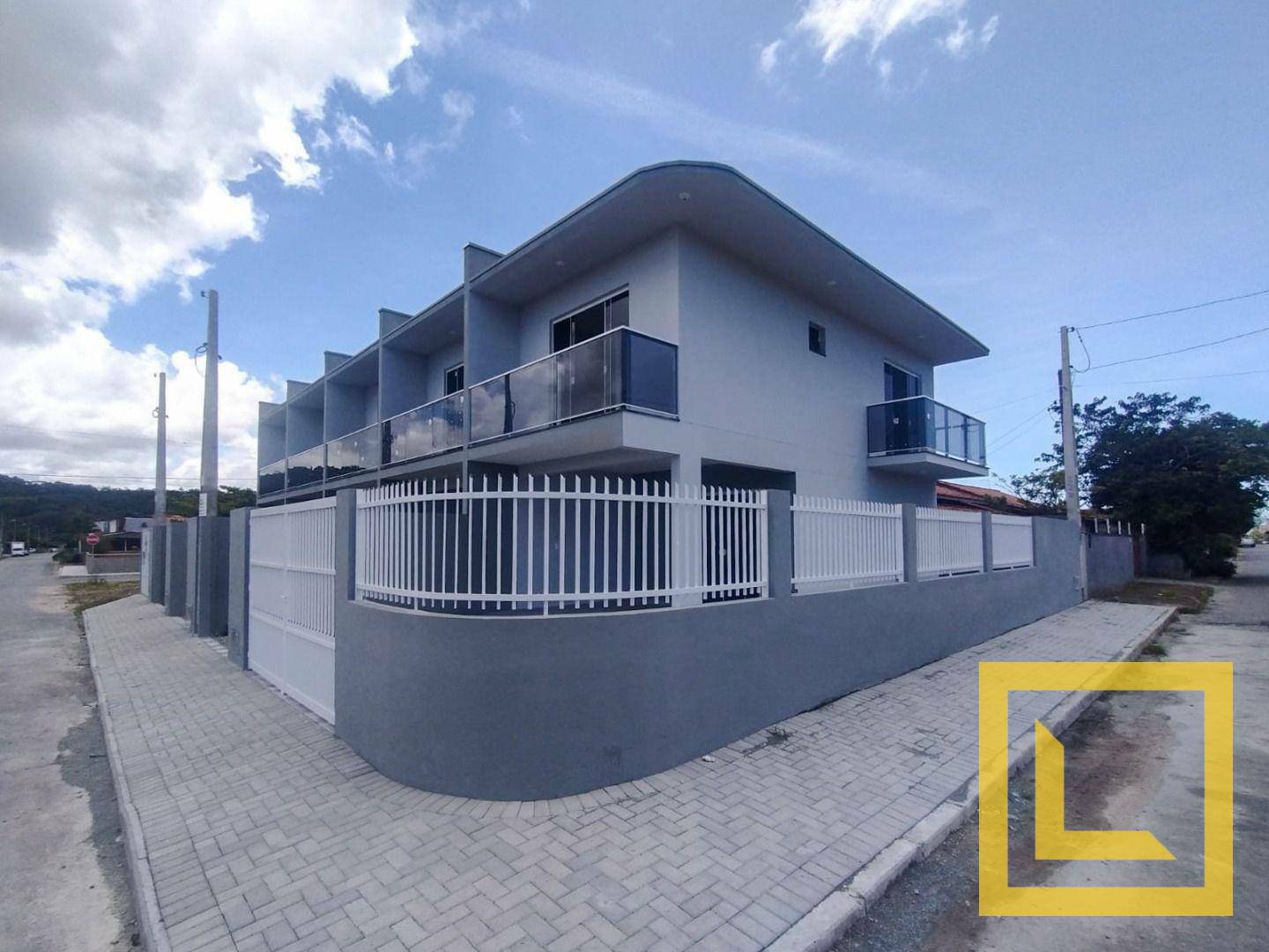 Sobrado à venda com 2 quartos, 83m² - Foto 1