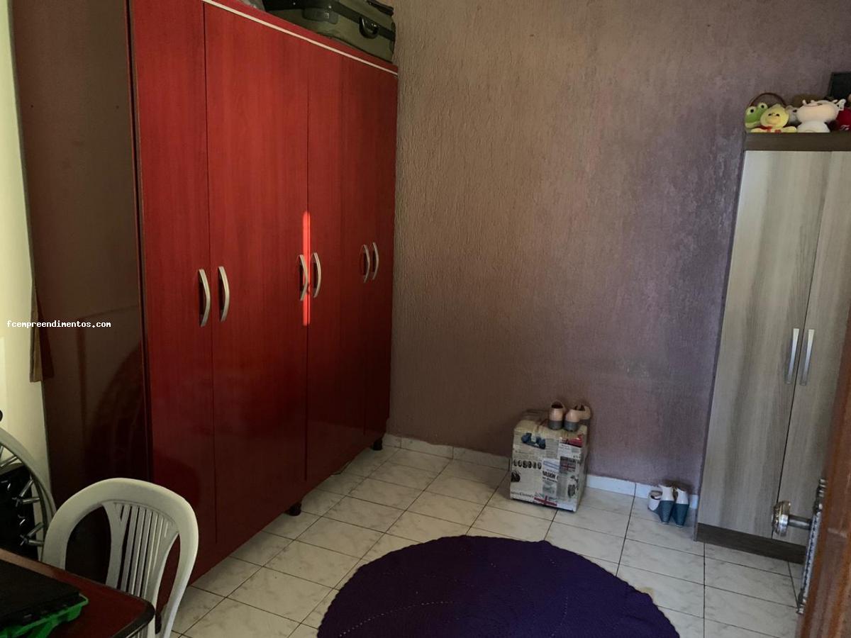 Casa à venda com 5 quartos, 250m² - Foto 16