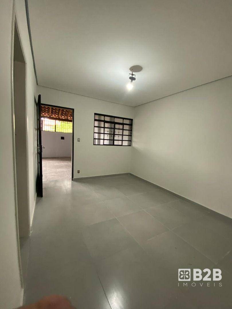 Casa à venda com 3 quartos, 165m² - Foto 1