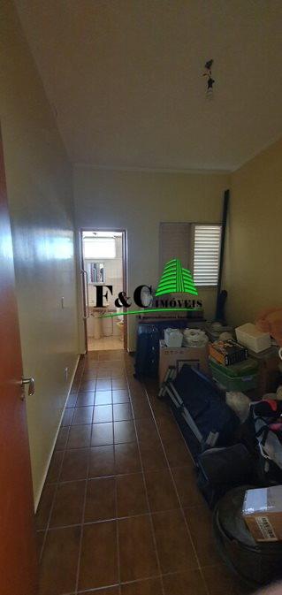 Casa para alugar com 3 quartos, 300m² - Foto 8