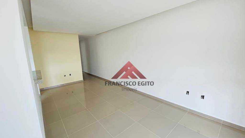 Casa à venda com 2 quartos, 69m² - Foto 3