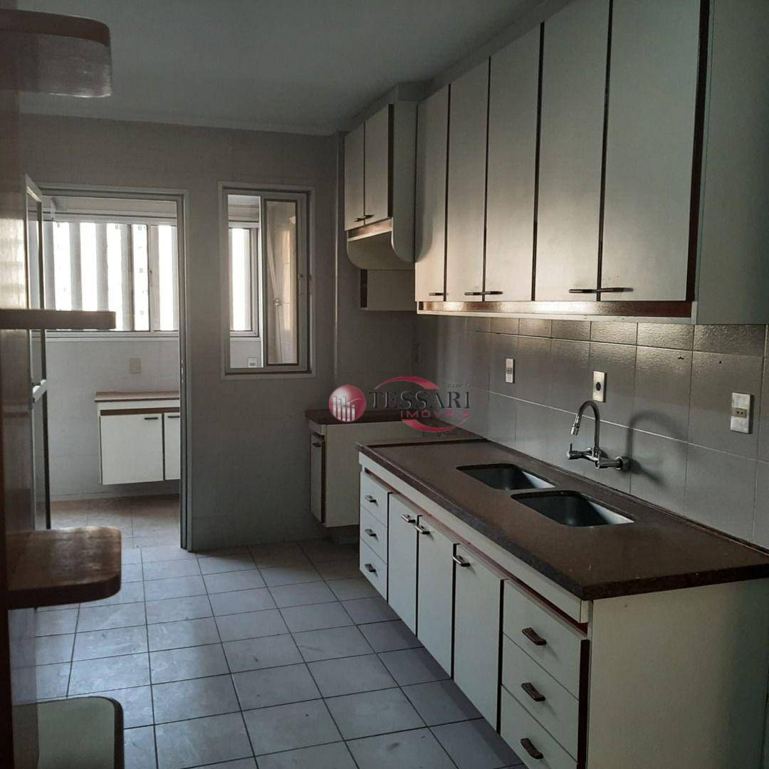 Apartamento à venda com 3 quartos, 167m² - Foto 10