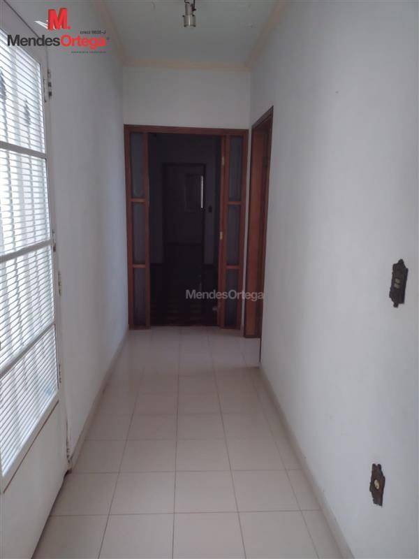 Casa à venda com 3 quartos, 200m² - Foto 2