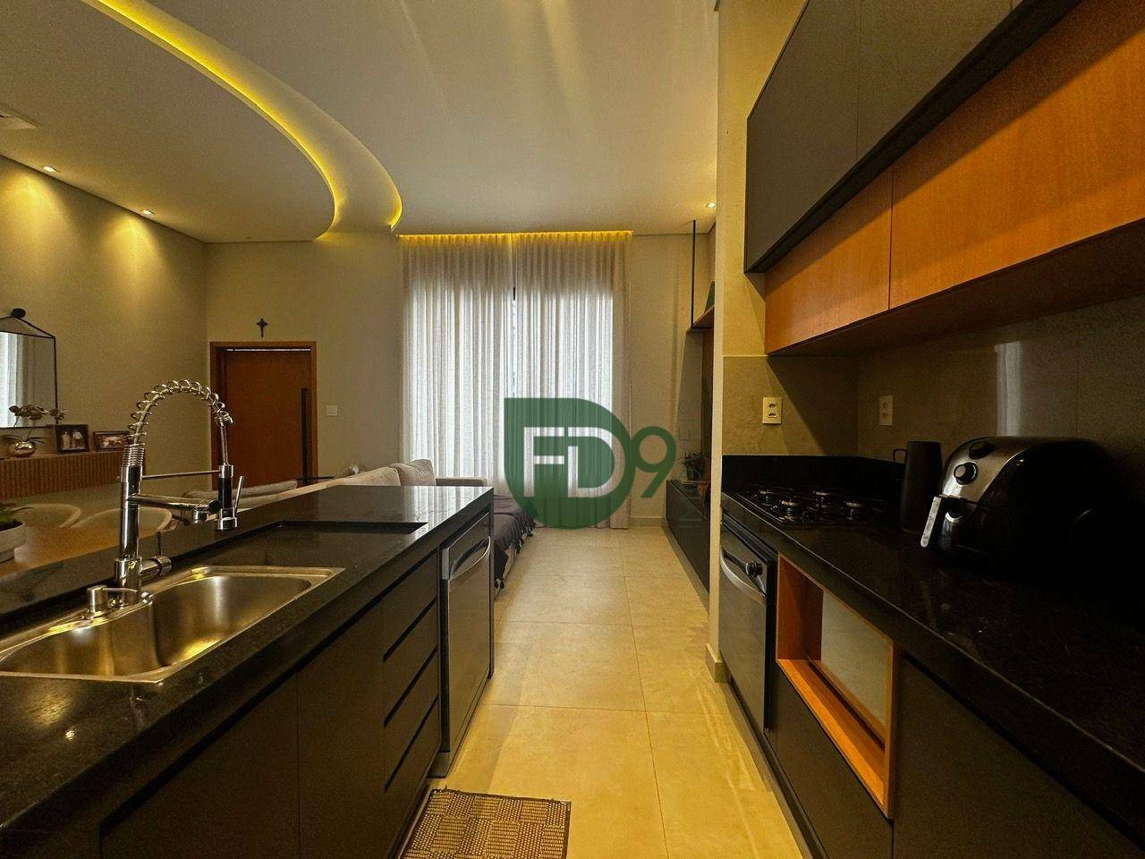 Casa à venda com 3 quartos, 134m² - Foto 11