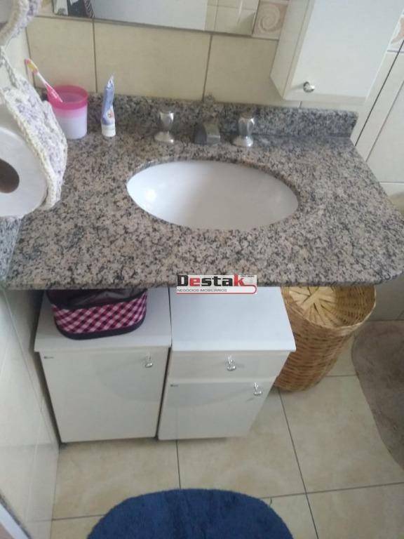 Sobrado à venda com 2 quartos, 100m² - Foto 2