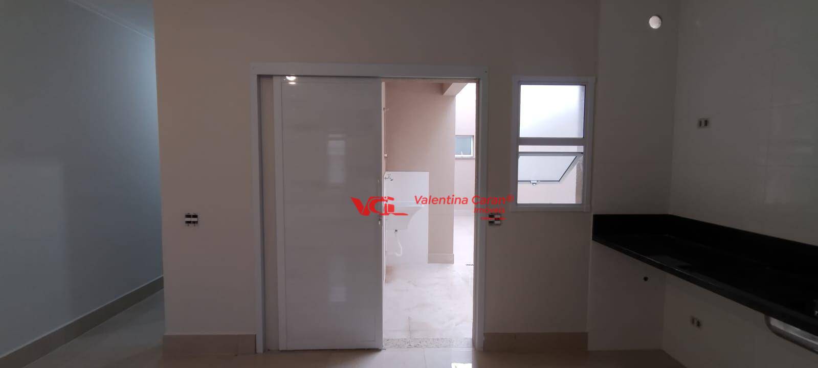 Casa à venda com 2 quartos, 68m² - Foto 5